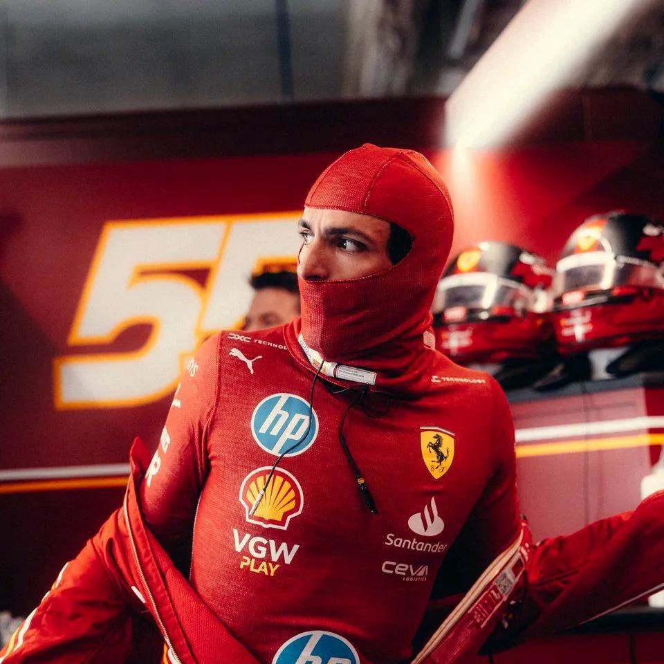 梅赛德斯轻取雷诺车队，塞恩斯关键制胜