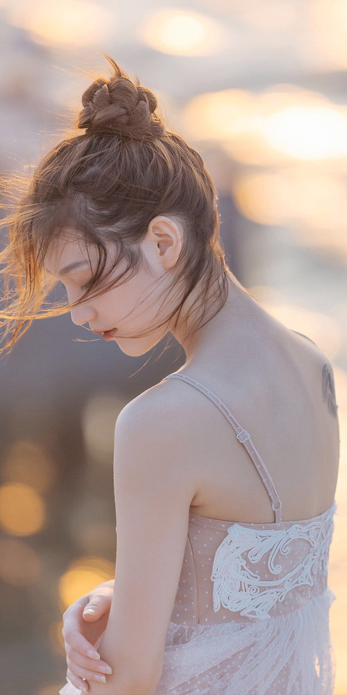 绿茵场的速胜与球台的烈焰,体育之夜的二重奏