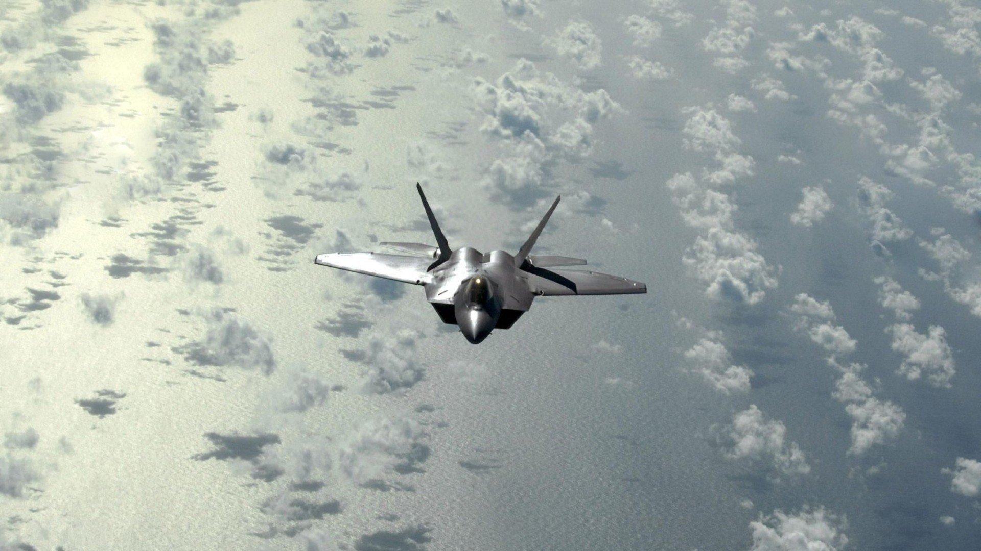 两极征服者,梅德韦杰夫如何以硬地之心熔铸温网奇迹